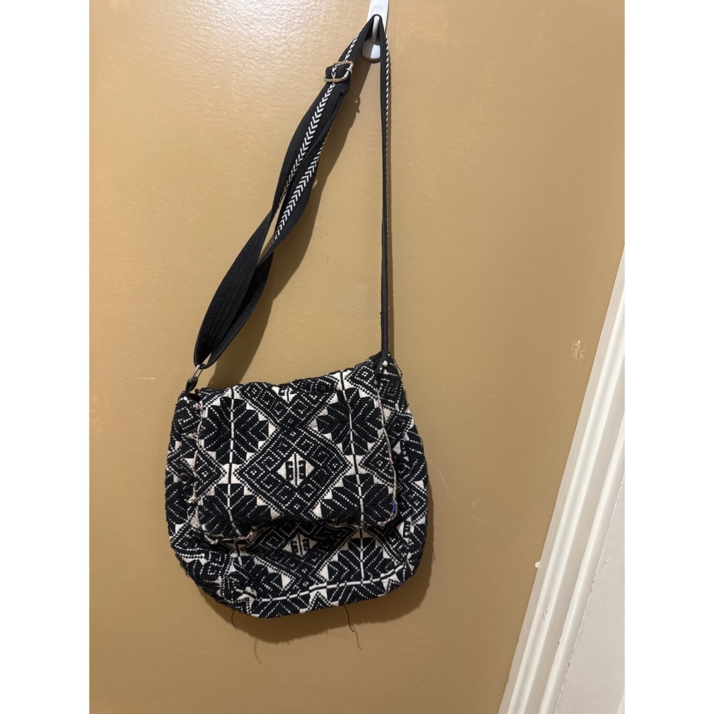 Buckhead Betties Crossbody Bag Women OS Black White Woven Geometric Boho